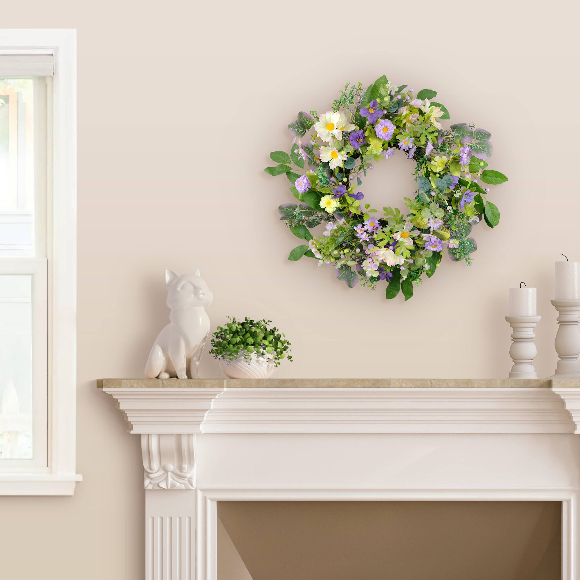 24" Purple & White Spring Daisy Floral Wreath